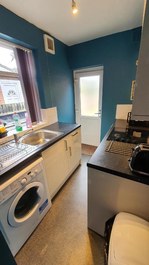 Contractors, City Centre, Parking, 3 Double Rooms, Netflix, Cosy! โคเวนทรี ภายนอก รูปภาพ