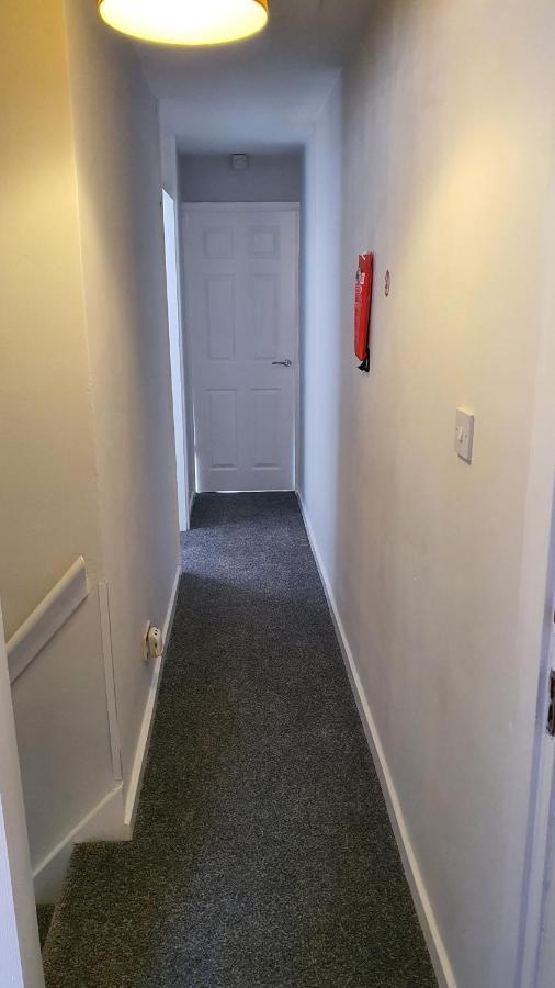 Contractors, City Centre, Parking, 3 Double Rooms, Netflix, Cosy! โคเวนทรี ภายนอก รูปภาพ